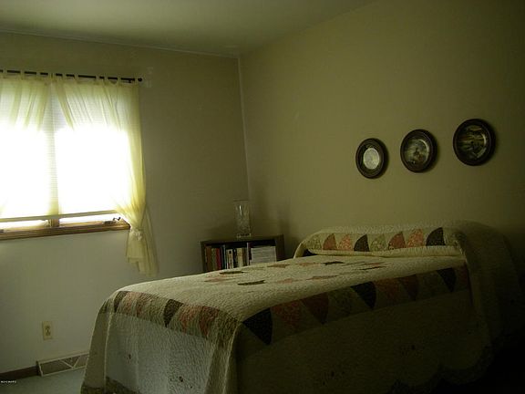 3rd image of 685 Andover St SE