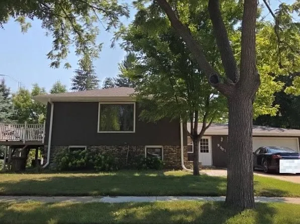 5301 W Pritchard Dr, Sioux Falls, SD 57106