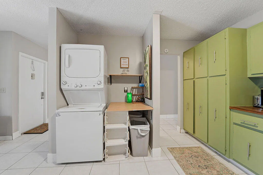 2 bed, 2.0 bath, 1335 sqft, $2,000 — Photo 3