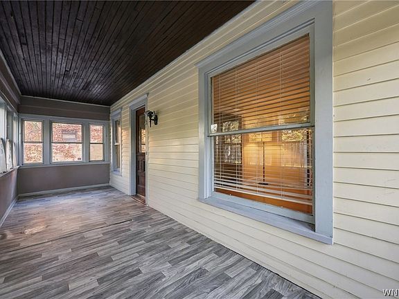 3rd image of 5482 Broadway St
