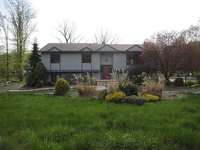 2nd image of 6 Rubinstein Ct