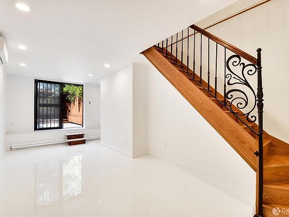 4th image of 308 E 105th St APT 1W