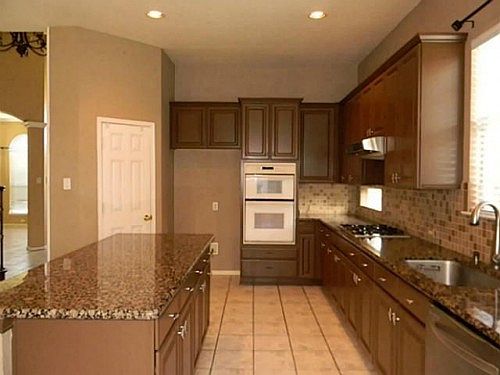 4th image of 5605 New Castle Dr