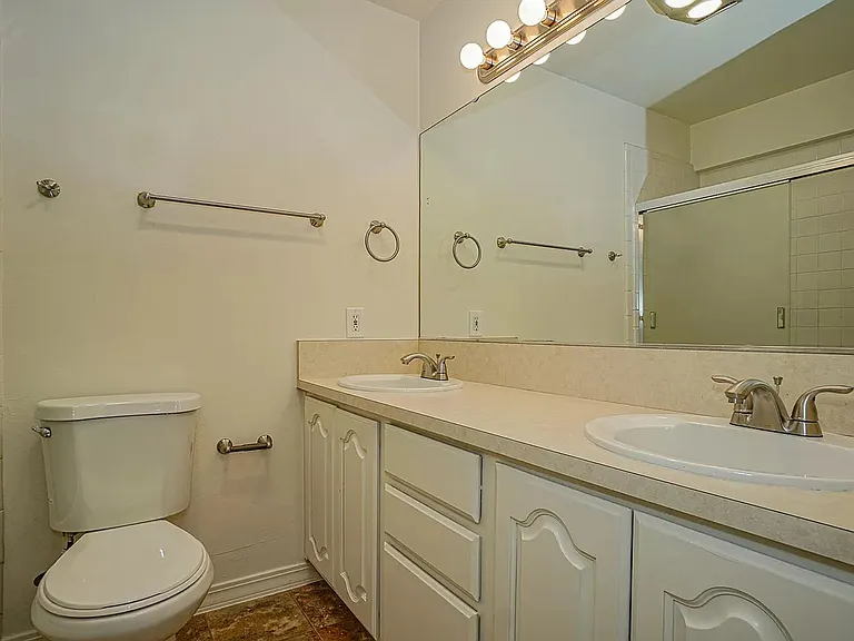 495 Chestnut St #20 — Photo 10