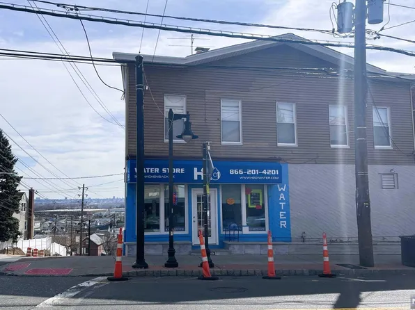 339 Hackensack St, Carlstadt, NJ 07072