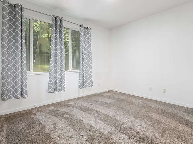1600 Pinebrook Blvd #E1 — Photo 16