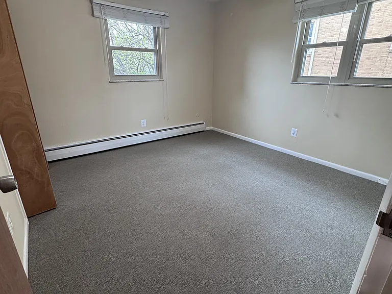 400 Riverside Dr #13 — Photo 7