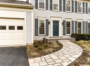 13131 Applegrove Ln, Herndon, VA 20171