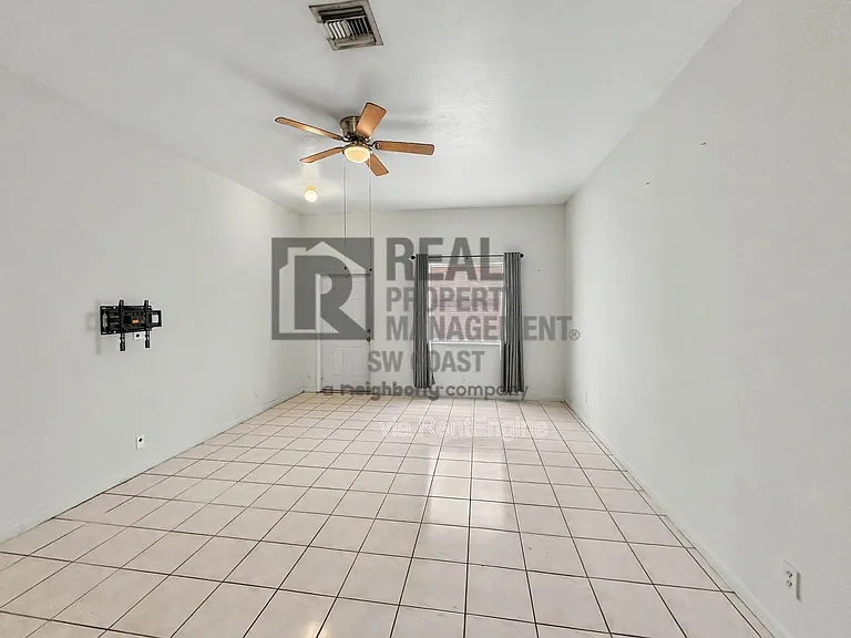 1043 Abrams Blvd — Photo 10