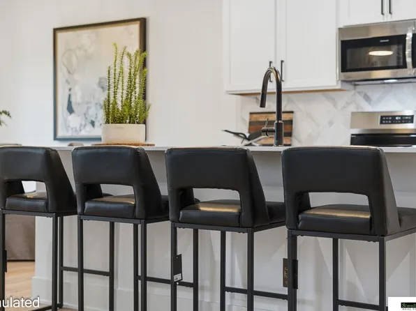 8611 49th St, Lincoln, NE 68516