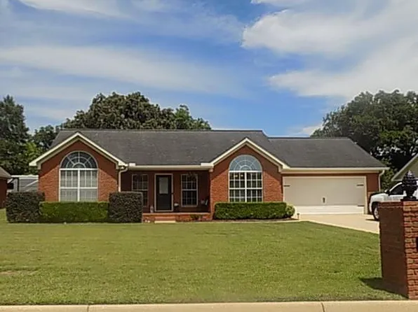 105 Eastridge Dr, Dothan, AL 36301