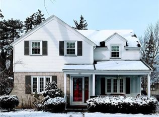 122 Edgeview Ln, Rochester, NY 14618