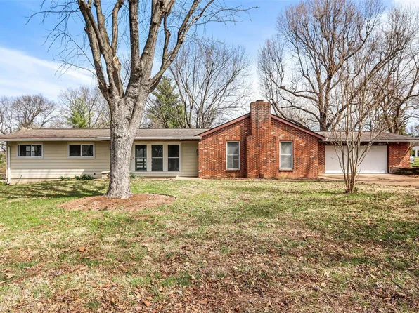 12 Stardust Ct, Ballwin, MO 63021