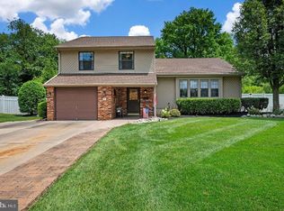 121 Pine Valley Rd, Delran, NJ 08075