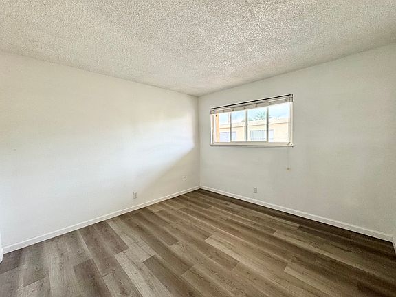 4th image of 109 Freeway Dr #109