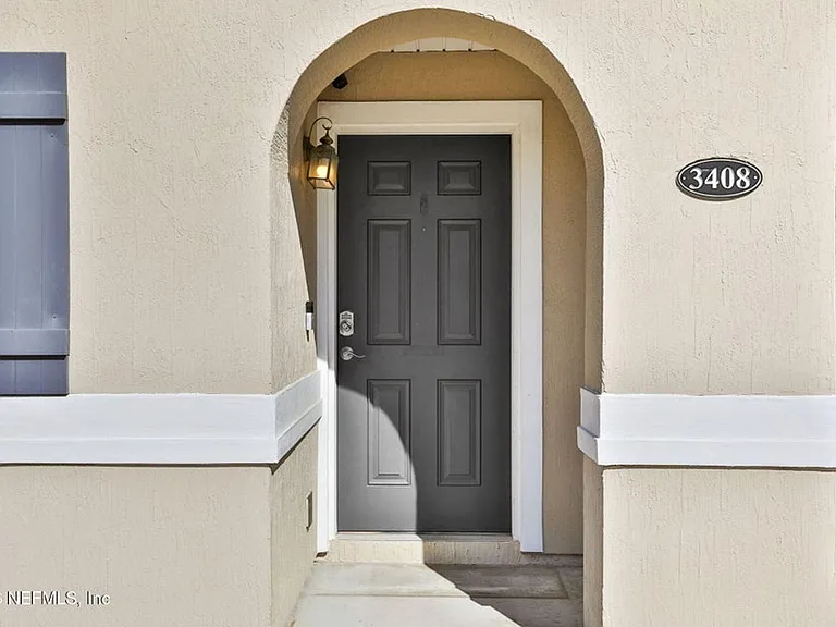 3408 Biltmore Way — Photo 2