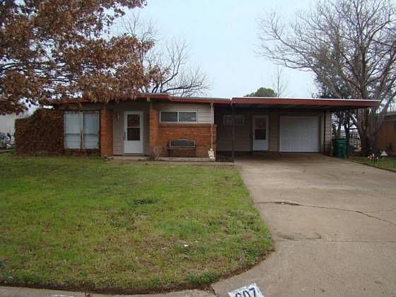 1st image of 607 W Texas Ave