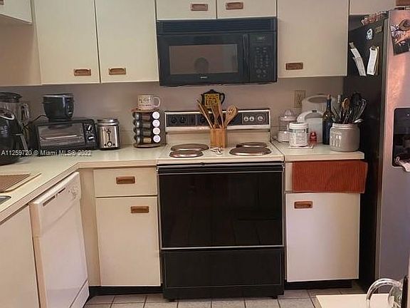 3rd image of 2524 NW 104th Ave APT 107