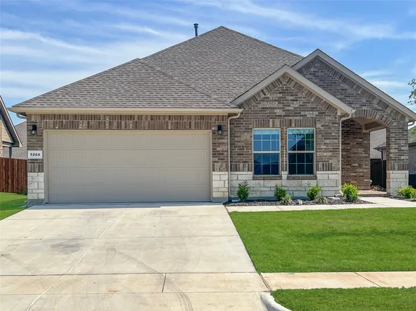 5266 Meadow Ln, Krum, TX 76249