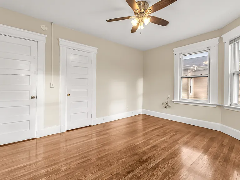 1035 Dixwell Ave — Photo 22