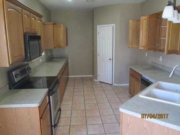 3rd image of 2216 Dartmouth Ave
