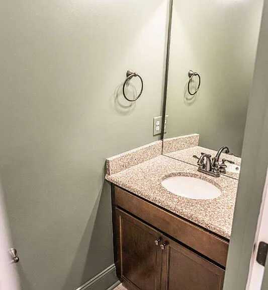 555 N Saylor St — Photo 6