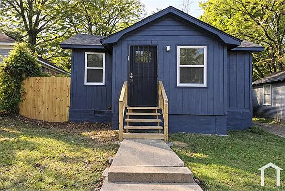 3 bed, $1,350 — Photo 1