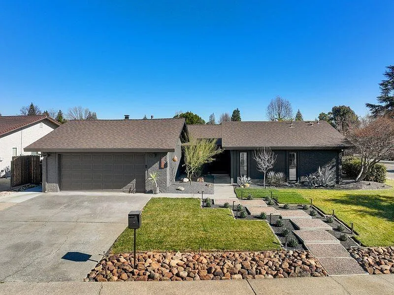 3275 Mission Way photo 1