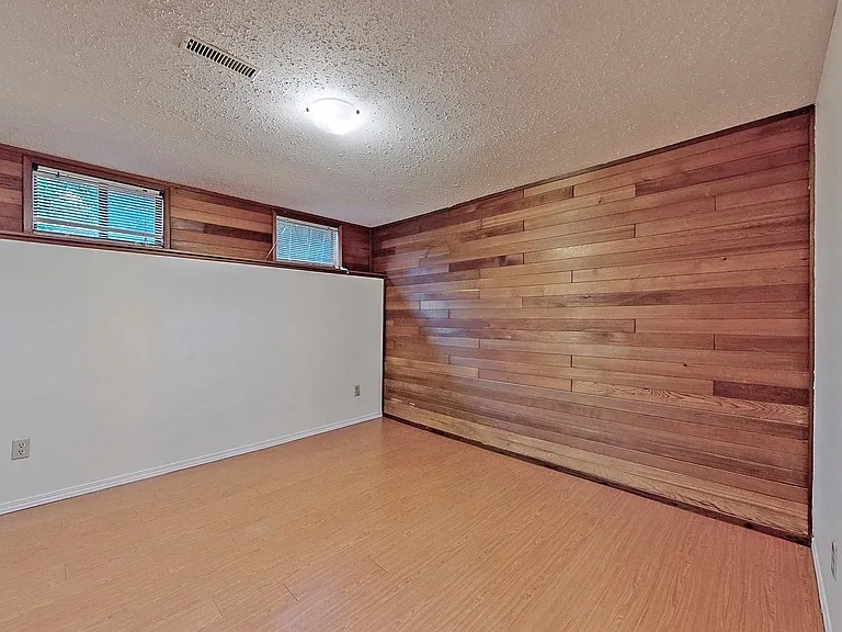 768 Como Lake Ave — Photo 17