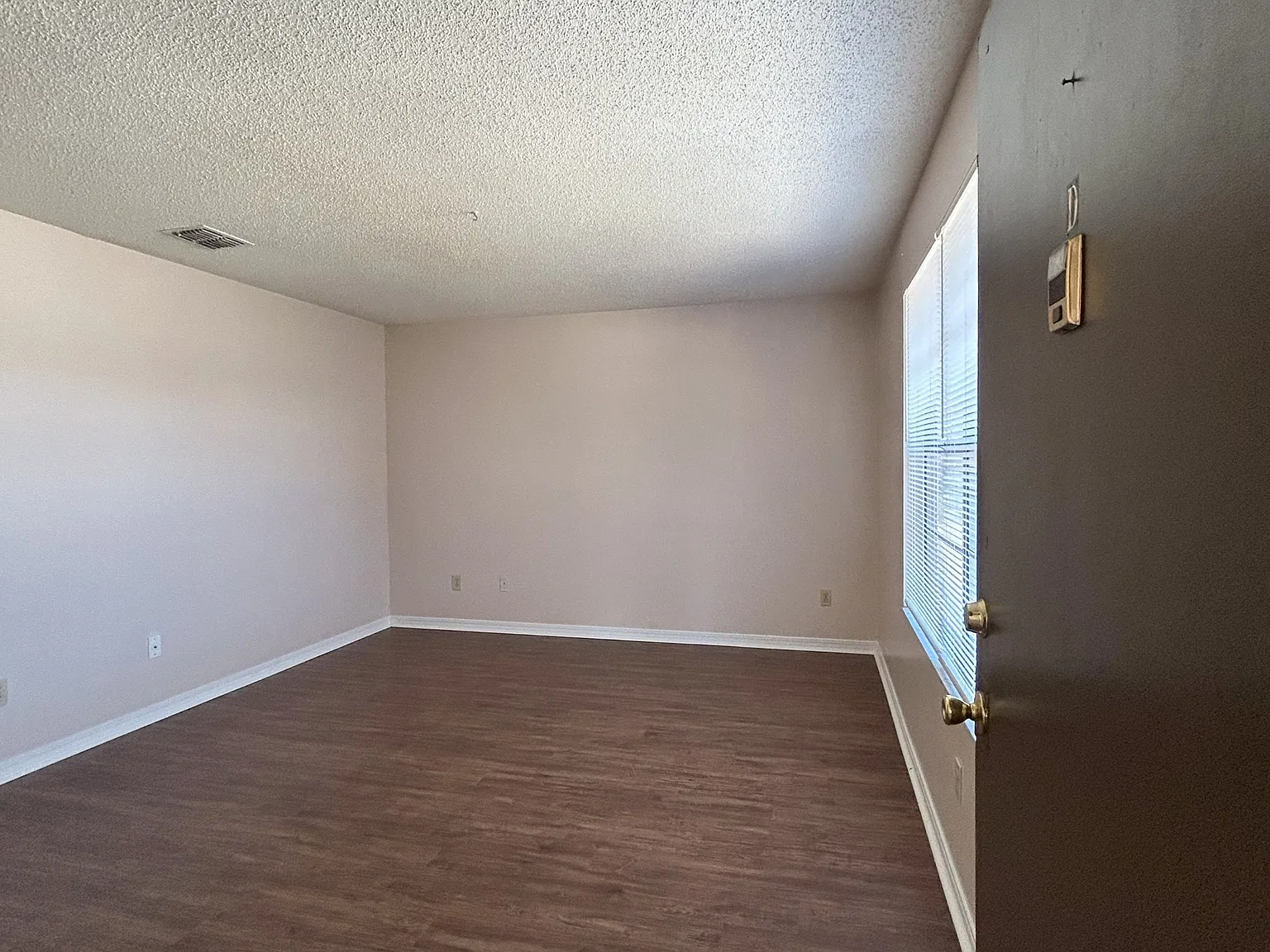 460 Crabapple Court - B — Photo 4