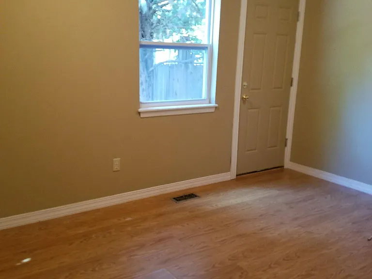 10209 W Carr St — Photo 8