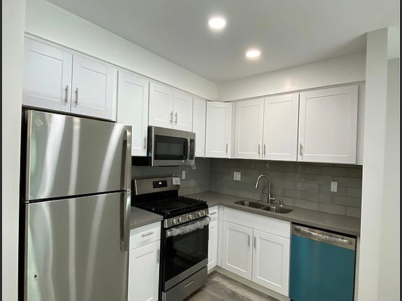 5th image of 1415 Hauser Blvd #2