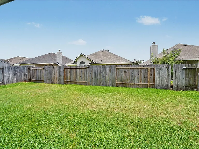 10035 Arcadian Springs Ln — Photo 20