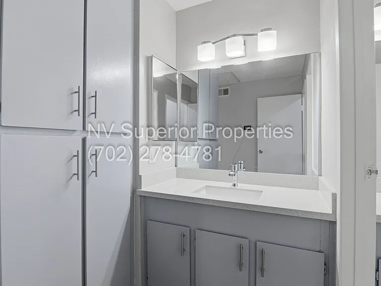 2274 E Desert Inn Rd — Photo 27