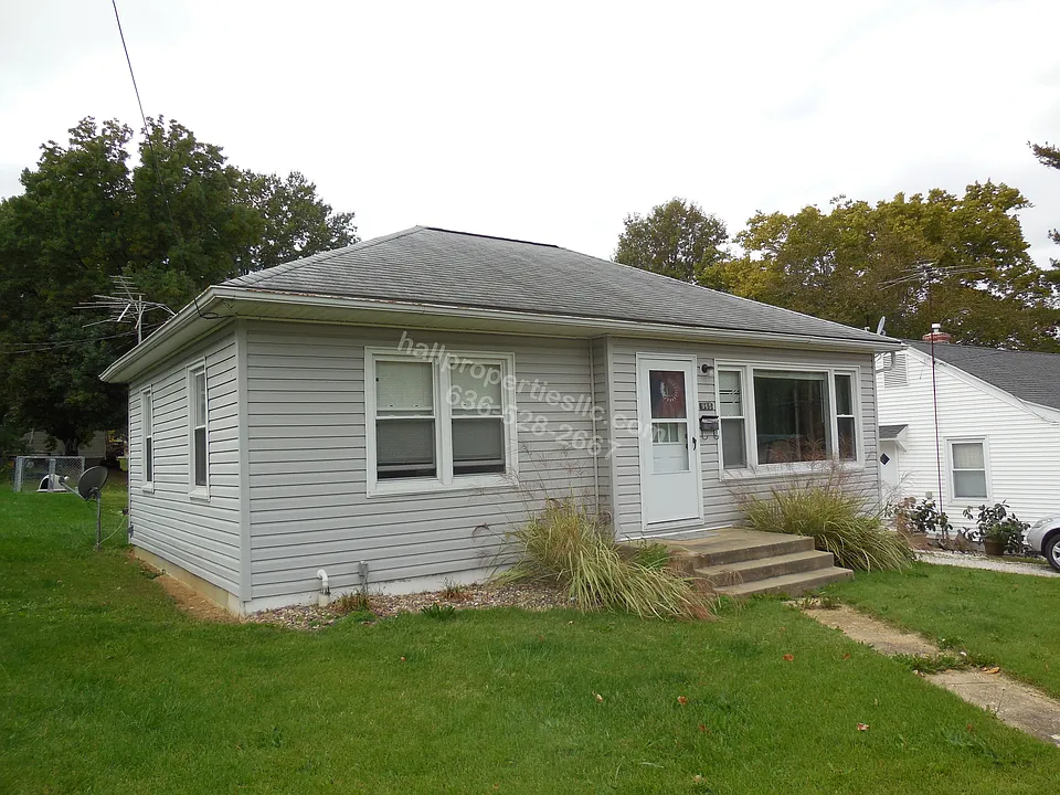 945 Main St