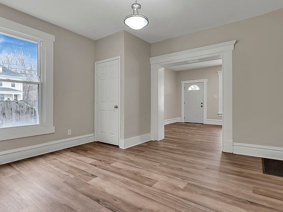 5th image of 1529 Richmond Ave