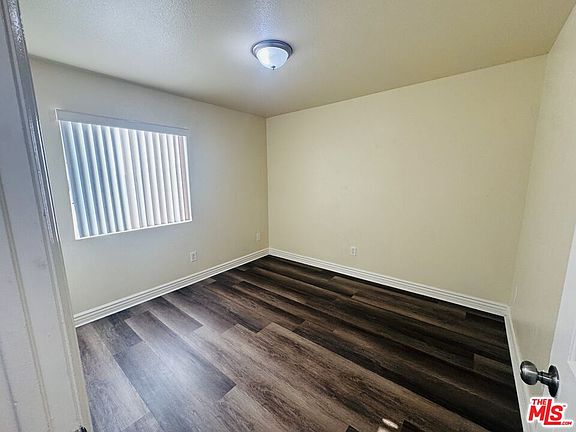 5th image of 136 W 97th St