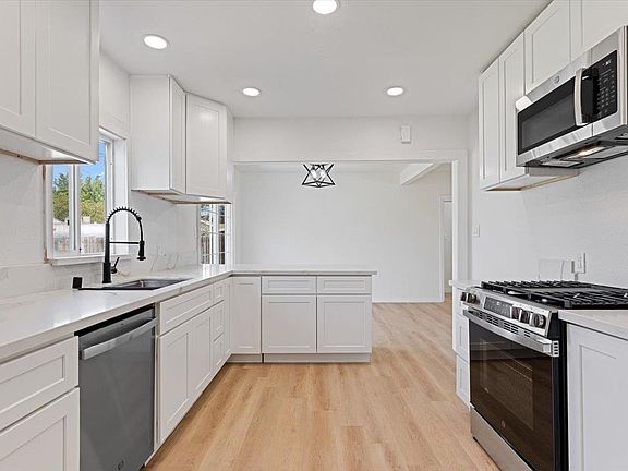 2nd image of 3127 Valencia Way