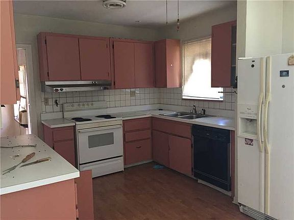 2nd image of 441 Hunting Lodge Dr