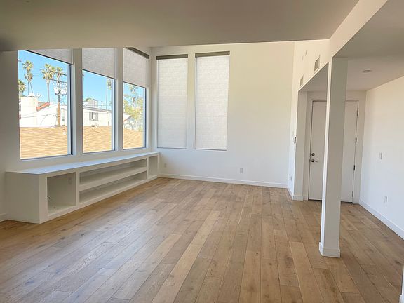 3rd image of 947 1/2 4th St #4C