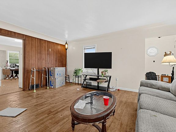 4th image of 530 Murphy St