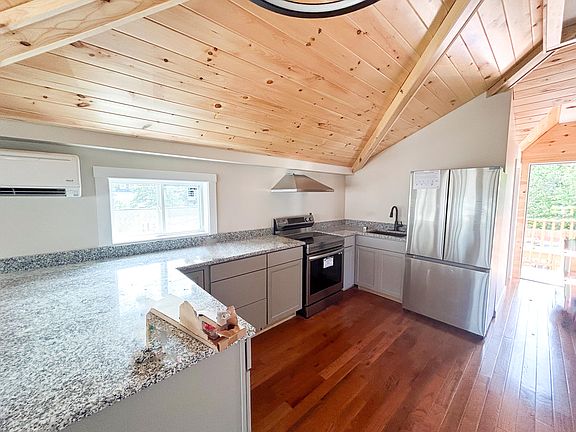 4th image of 162 East Grand Avenue #301