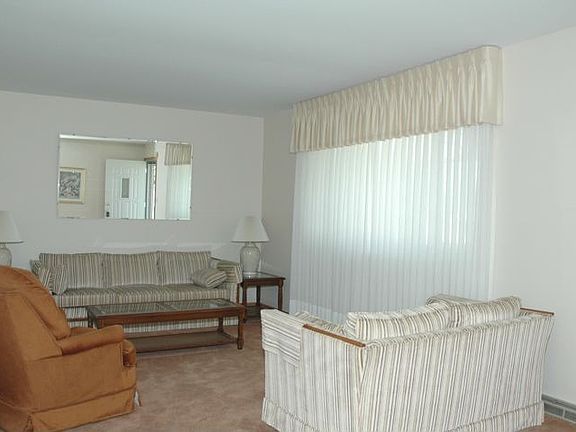 2nd image of 332 Vindale Dr