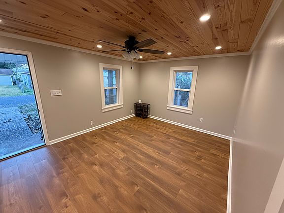 5th image of 224 Saint Peter St