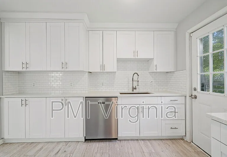 9 Laurel Dr — Photo 10