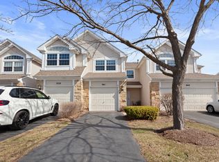 941 Mesa Dr, Lake In The Hills, IL 60156