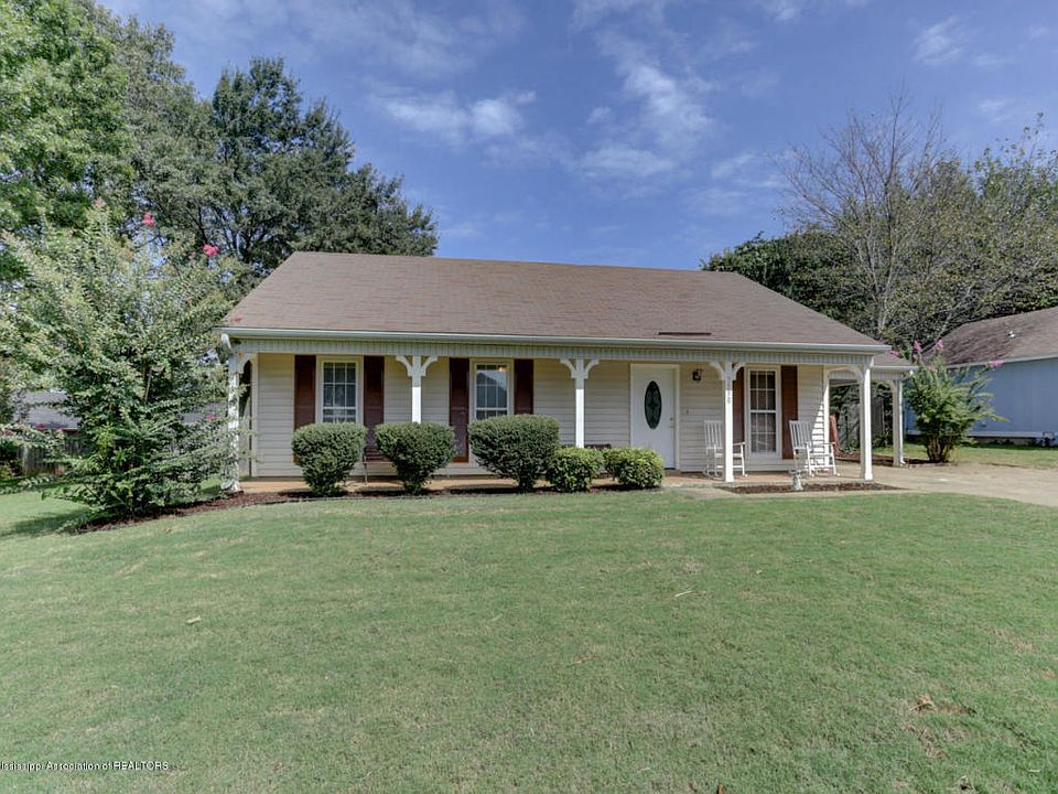 1st image of 3530 Castle Dr