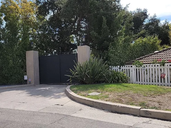 2651 Aberdeen Ave, Los Angeles, CA 90027