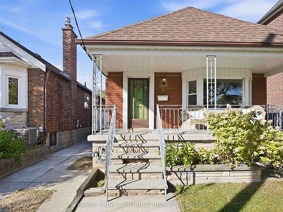 3rd image of 4 Crestland Ave
