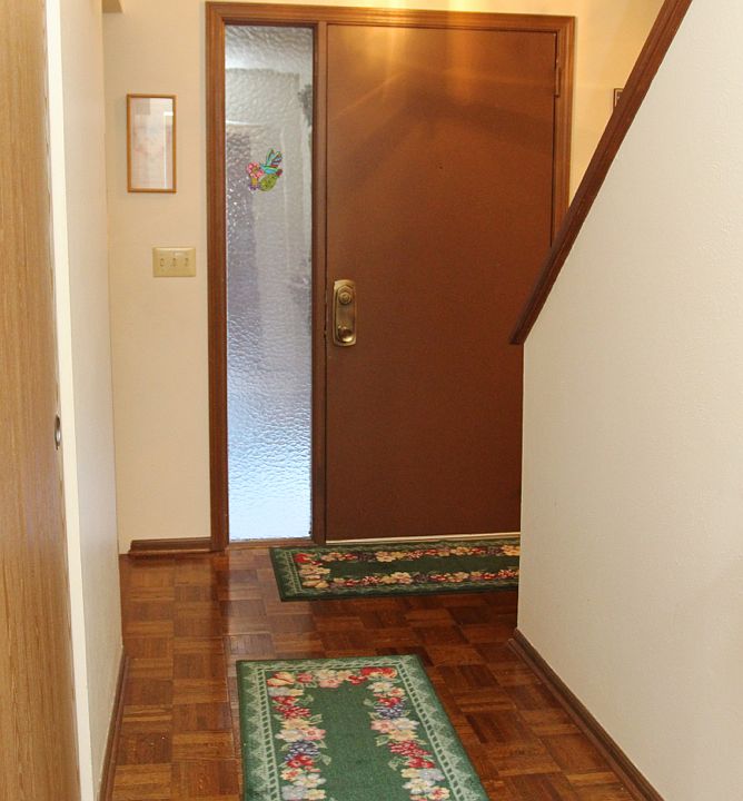 1st image of 17 Parkview Dr